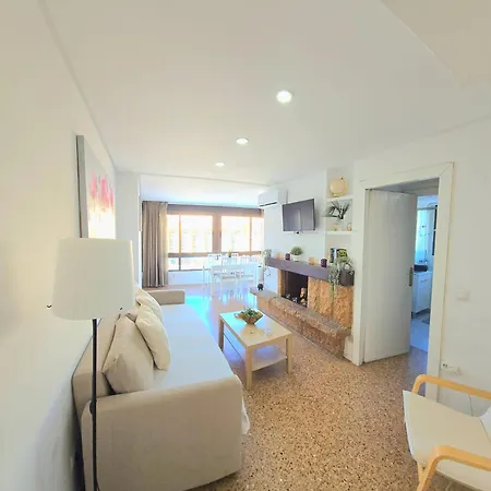 Nogalera Rainbow 2-bedroom Apartment, Pool And Parking By Namaste Elite * 토레몰리노스