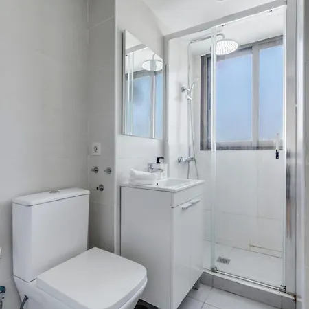Nogalera Rainbow 2-bedroom Apartment, Pool And Parking By Namaste Elite דירה *
